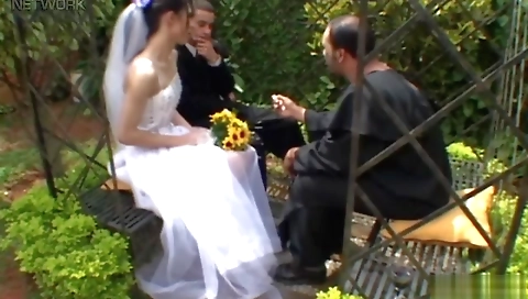 Hot girl does a sexy wonderlandy with black rod