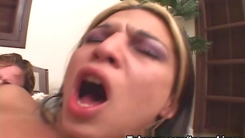 Sexy chick gets a lesson in of black cock