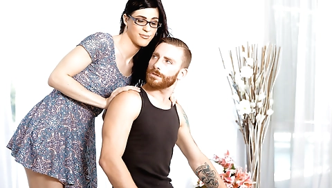 Hawt couple fucking in the kitchen